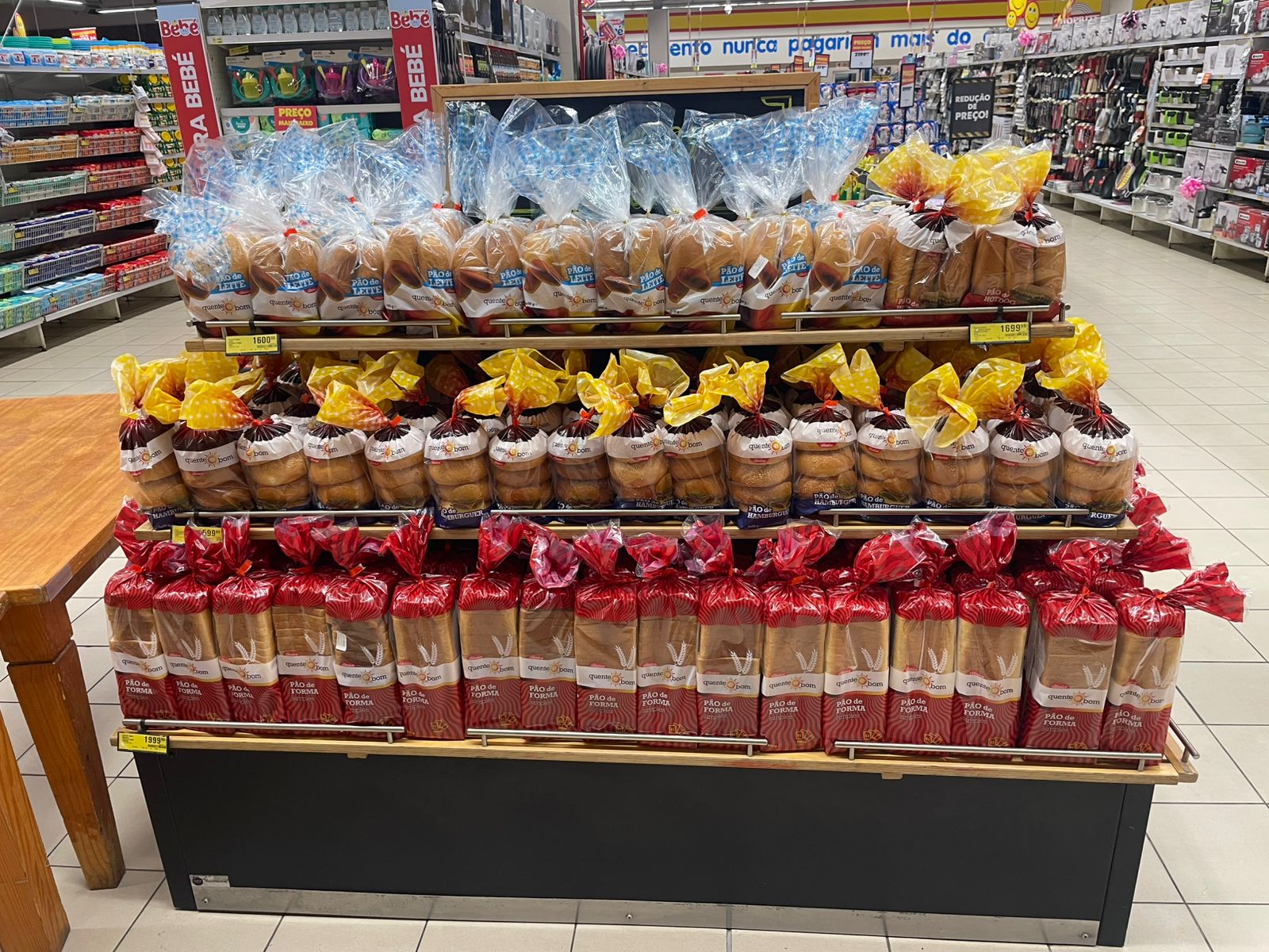 Expositor Quente e Bom em supermercado